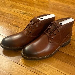 BRAND NEW Men’s Clark’s Boots (Montrachet Duke) Shoes in Dark Tan (sz 10)